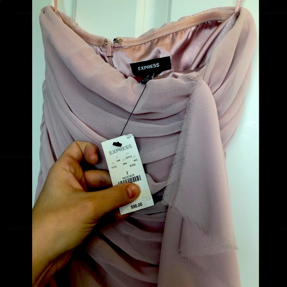Express dress - Picture 2 of 3